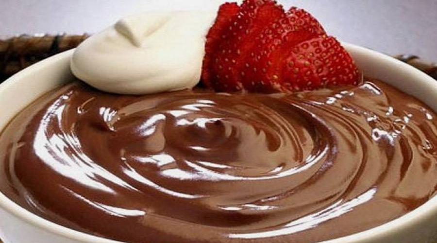 خامه شکلاتی برای تزیین.  خامه شکلاتی برای کیک تهیه شده از پودر کاکائو: دستور العمل ها و توصیه های شیرینی پزی.  گزینه با روغن اضافه شده
