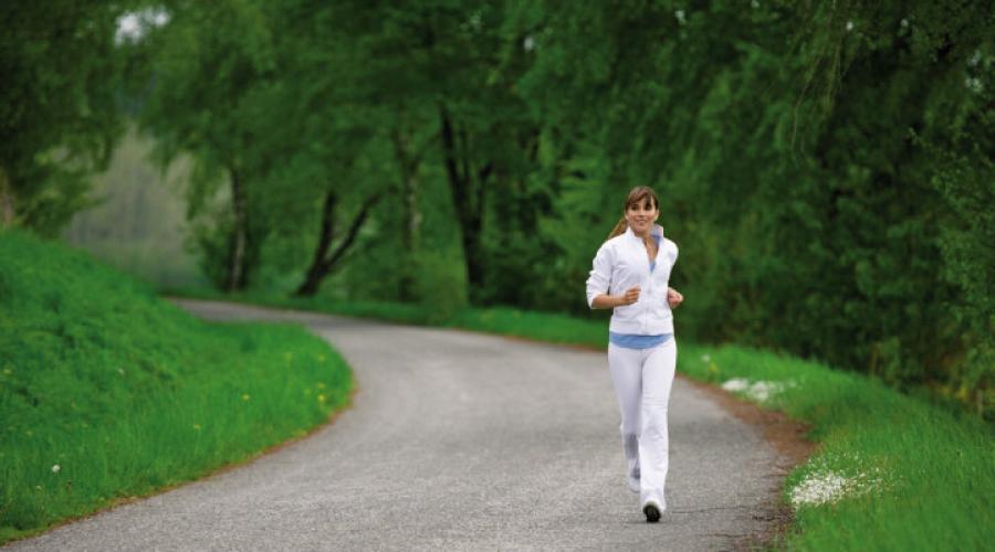 स्वास्थ्य के लिए बेहतर क्या चल रहा है या चलना। वजन घटाने और सामान्य स्वास्थ्य पदोन्नति के लिए बेहतर क्या है: चलाना या चलना? किस तरह का खेल सबसे अच्छा है? क्या वहाँ कोई