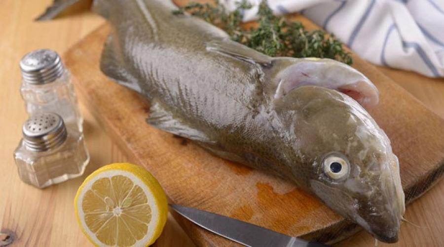 ماهی را بپزید تا خشک نشود.  ماهی کاد در فر - خوشمزه ترین و اصلی ترین دستور العمل ها برای ماهی پخته شده است.  ماهی کاد پخته شده با سیب زمینی به زبان پرتغالی - دستور العمل ویدیویی