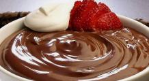 Krim coklat untuk kue yang terbuat dari bubuk kakao: resep dan saran dari pembuat manisan